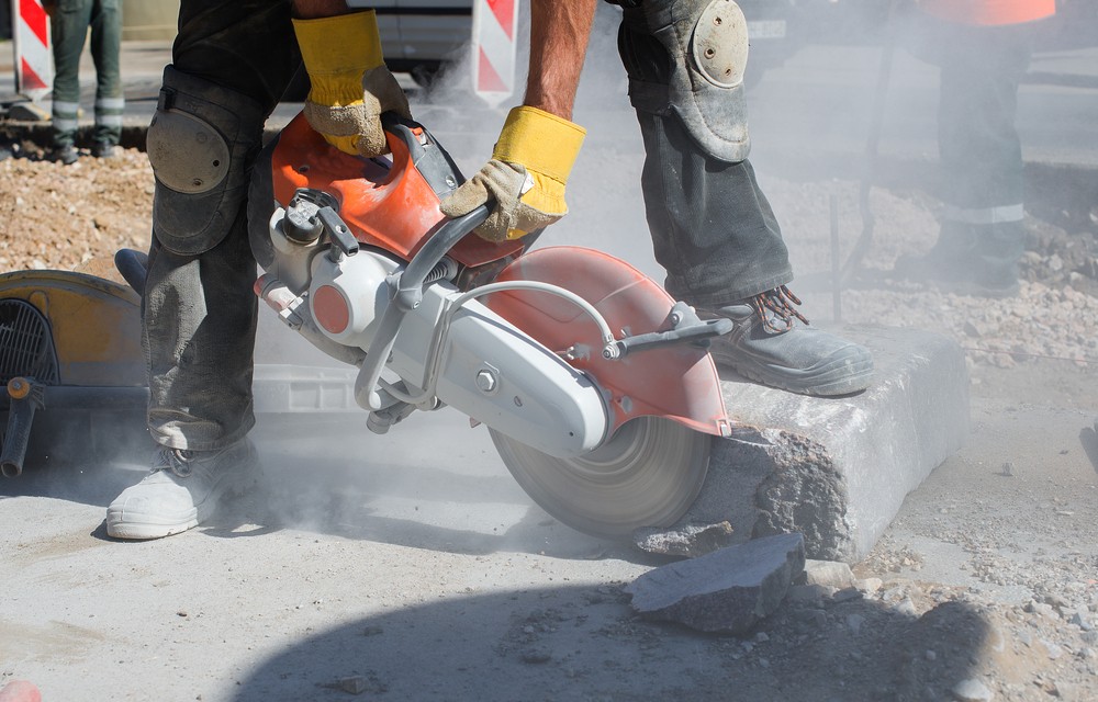 How To Minimise Dust When Sawing Concrete?